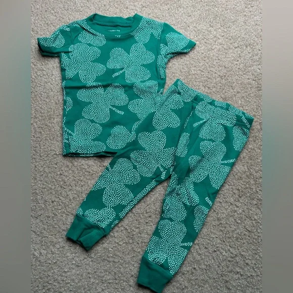 Carter’s Toddler Green Clover Pajama Set 12 Months - Picture 1 of 6